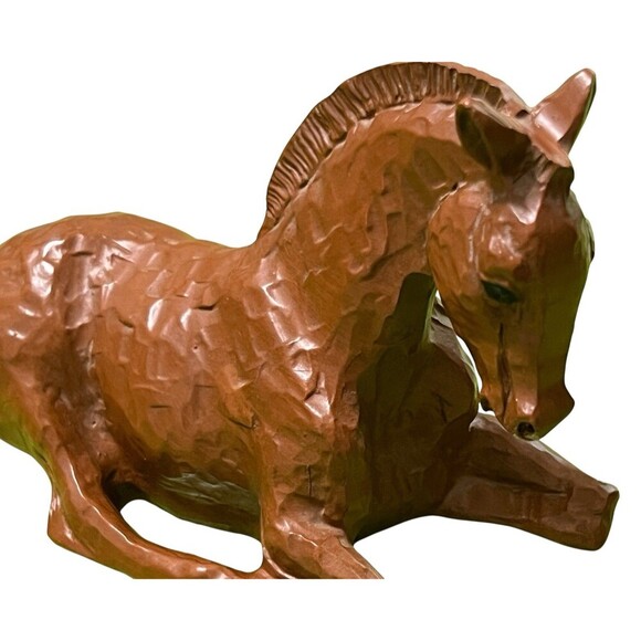 RED MILL FOAL FIGURINE #477 LAYING HORSE PECAN SHELL RESIN 1997 - Picture 3 of 9